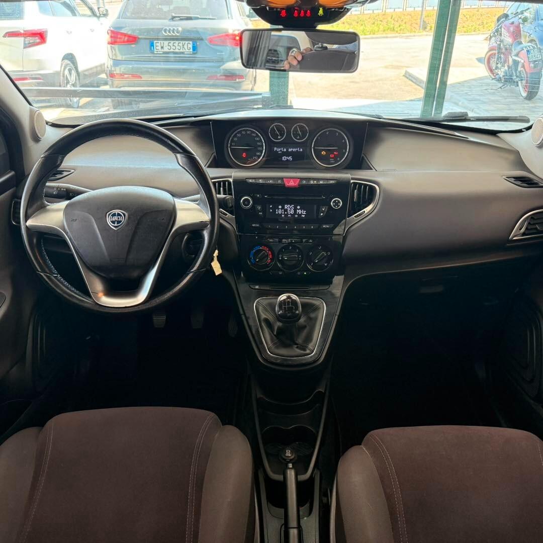Lancia Ypsilon 1.3 MJT 16V 95 CV 5 porte S&S Silver