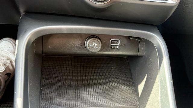 VOLVO XC40 T2 Geartronic Momentum ***IVA ESPOSTA***