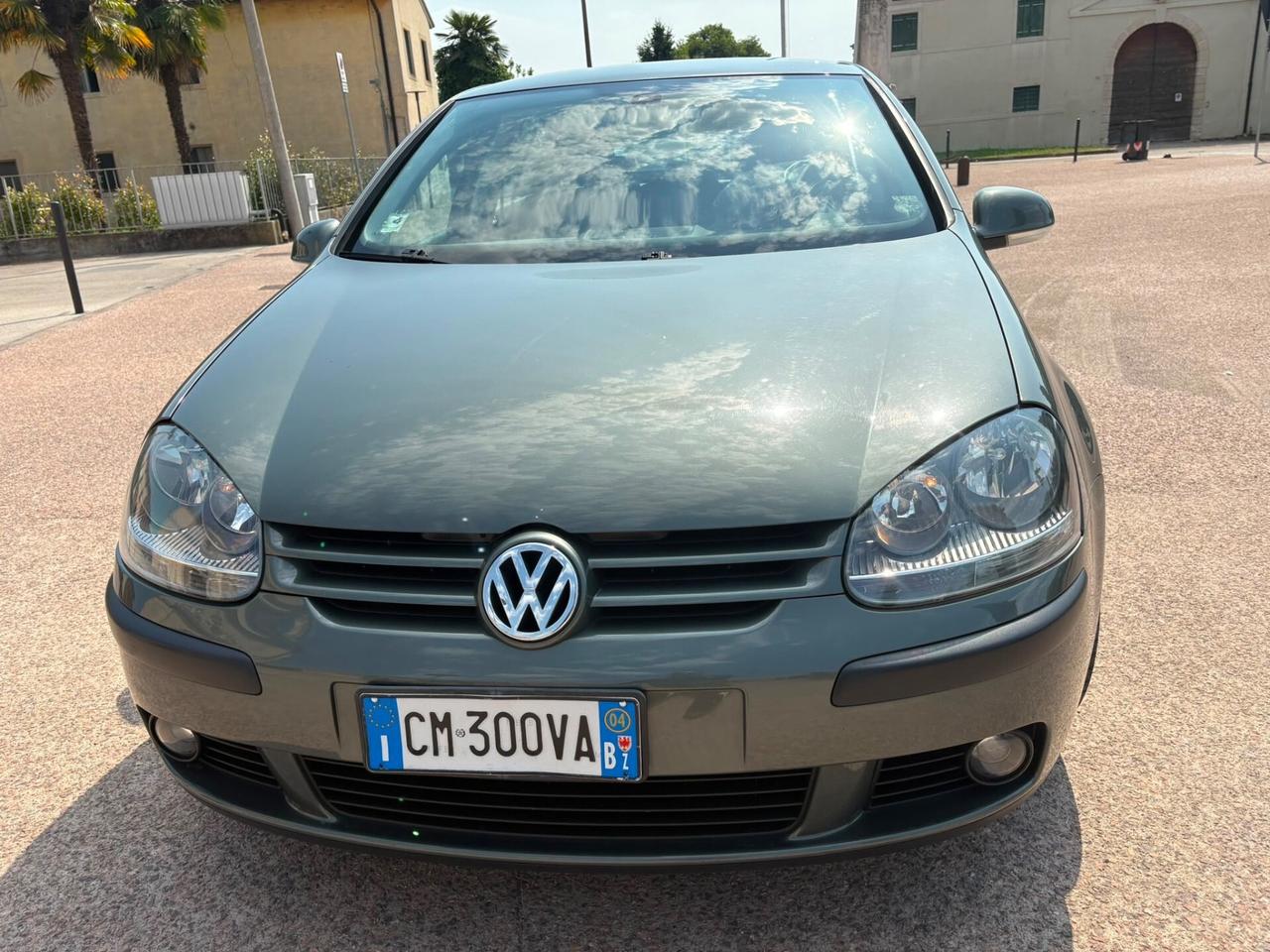 Volkswagen Golf 1.6 16V FSI