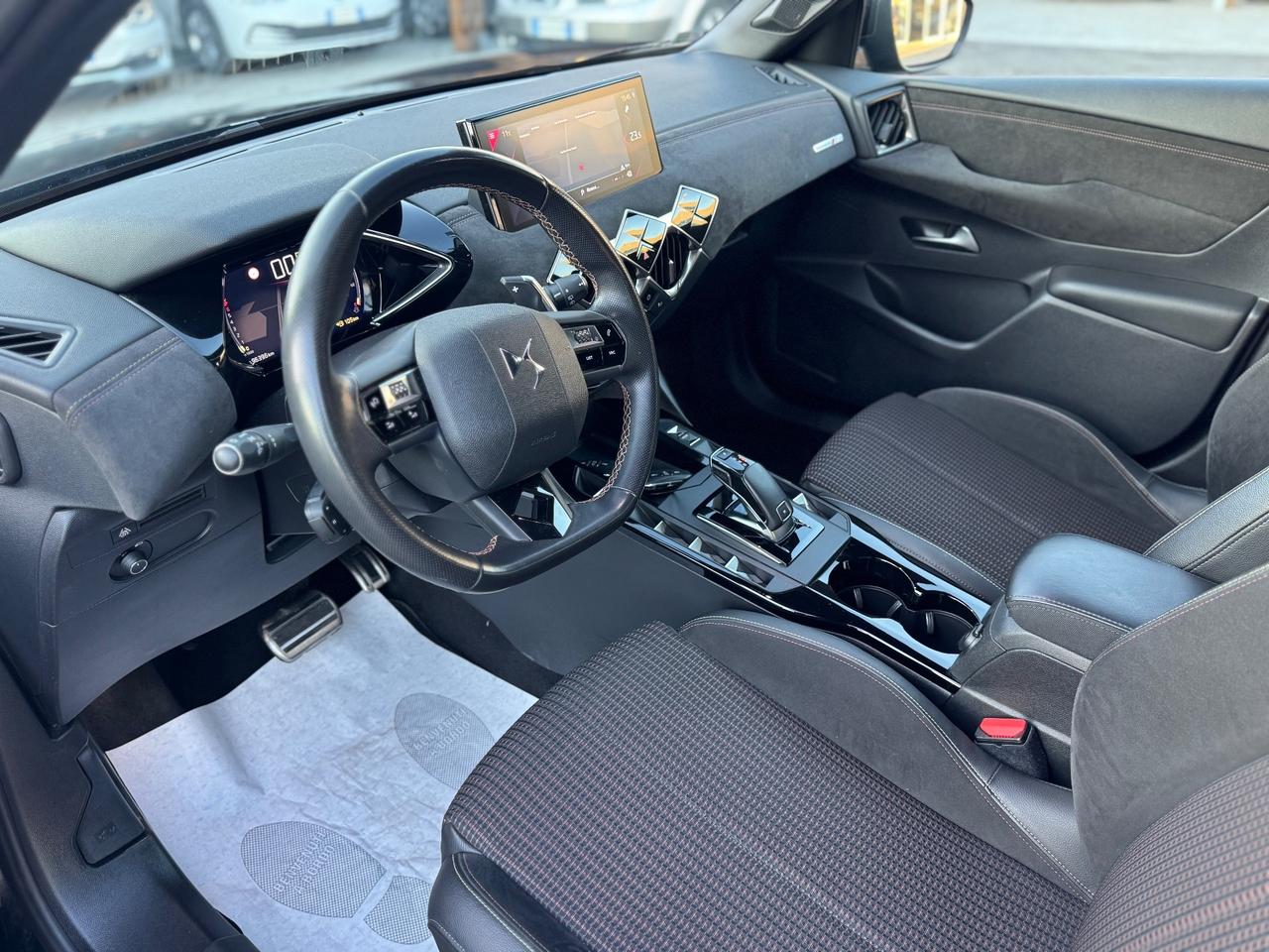 Ds DS3 3 Crossback PureTech 155 aut. Performance Line