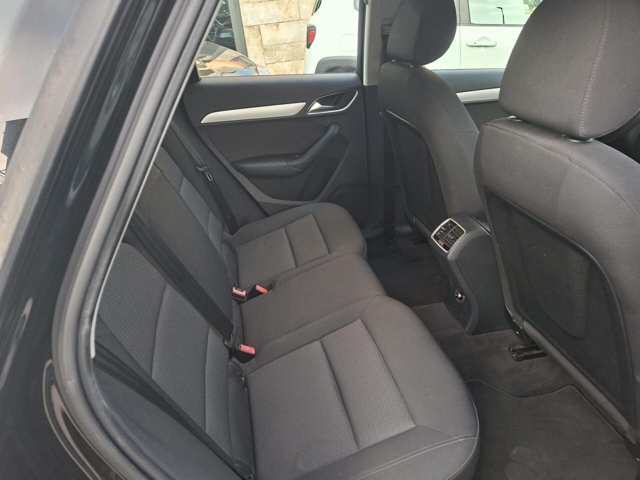 Audi Q3 2.0 TDI * Navi * Full Led * Garantita 12 Mesi