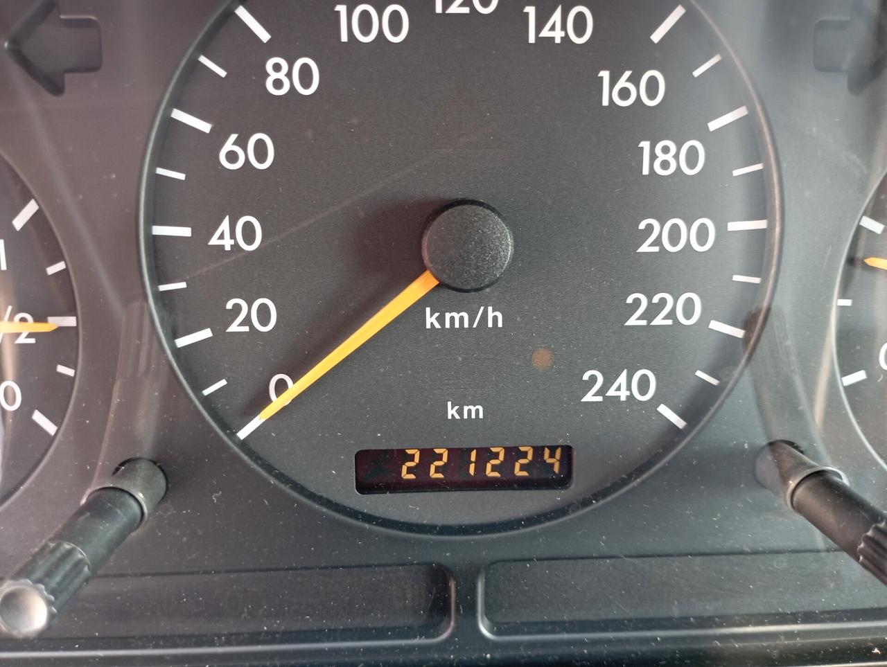 Mercedes-benz ML 270 7 POSTI