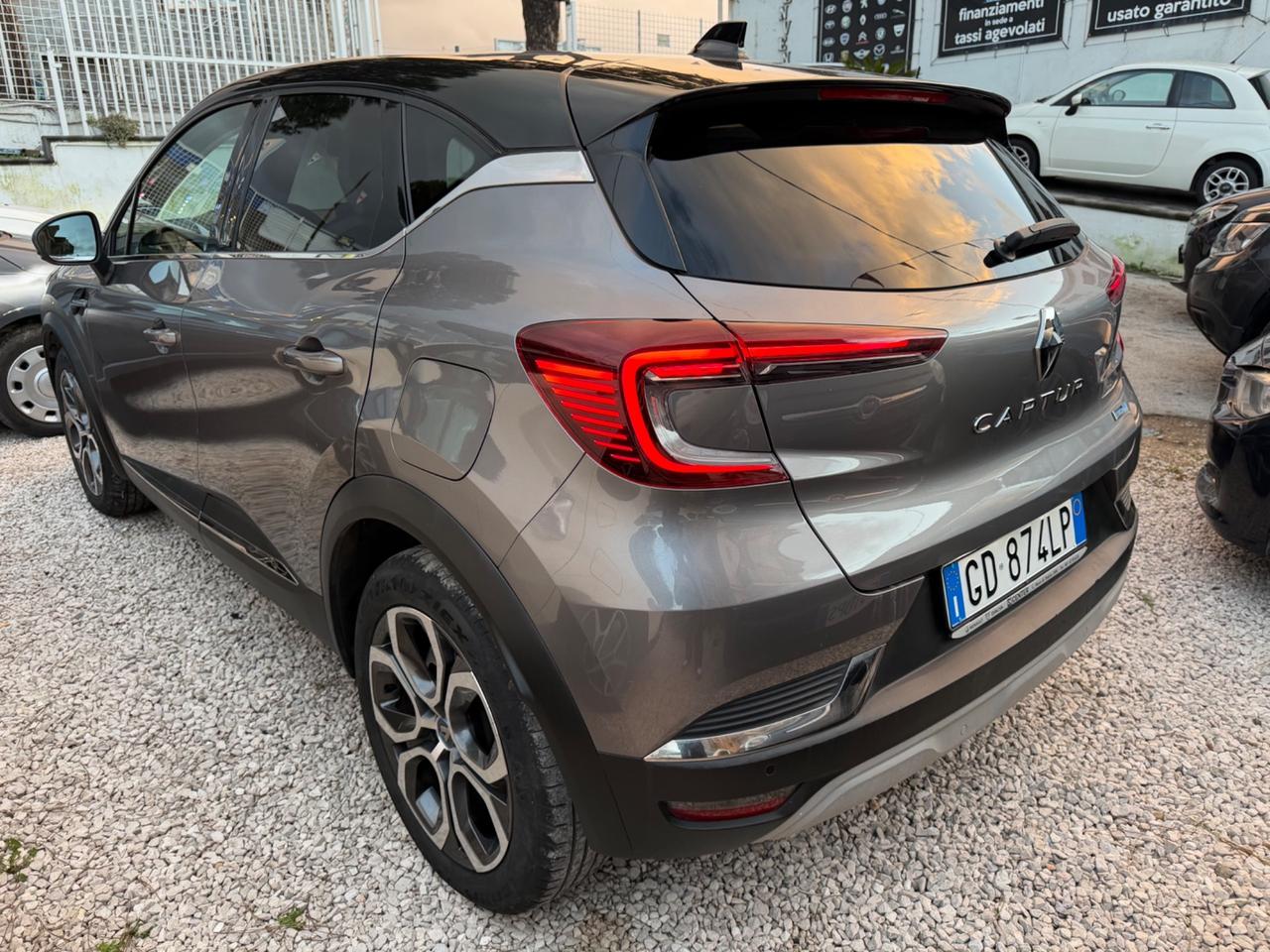 Renault Captur Plug-in Hybrid E-Tech 160 CV Intens