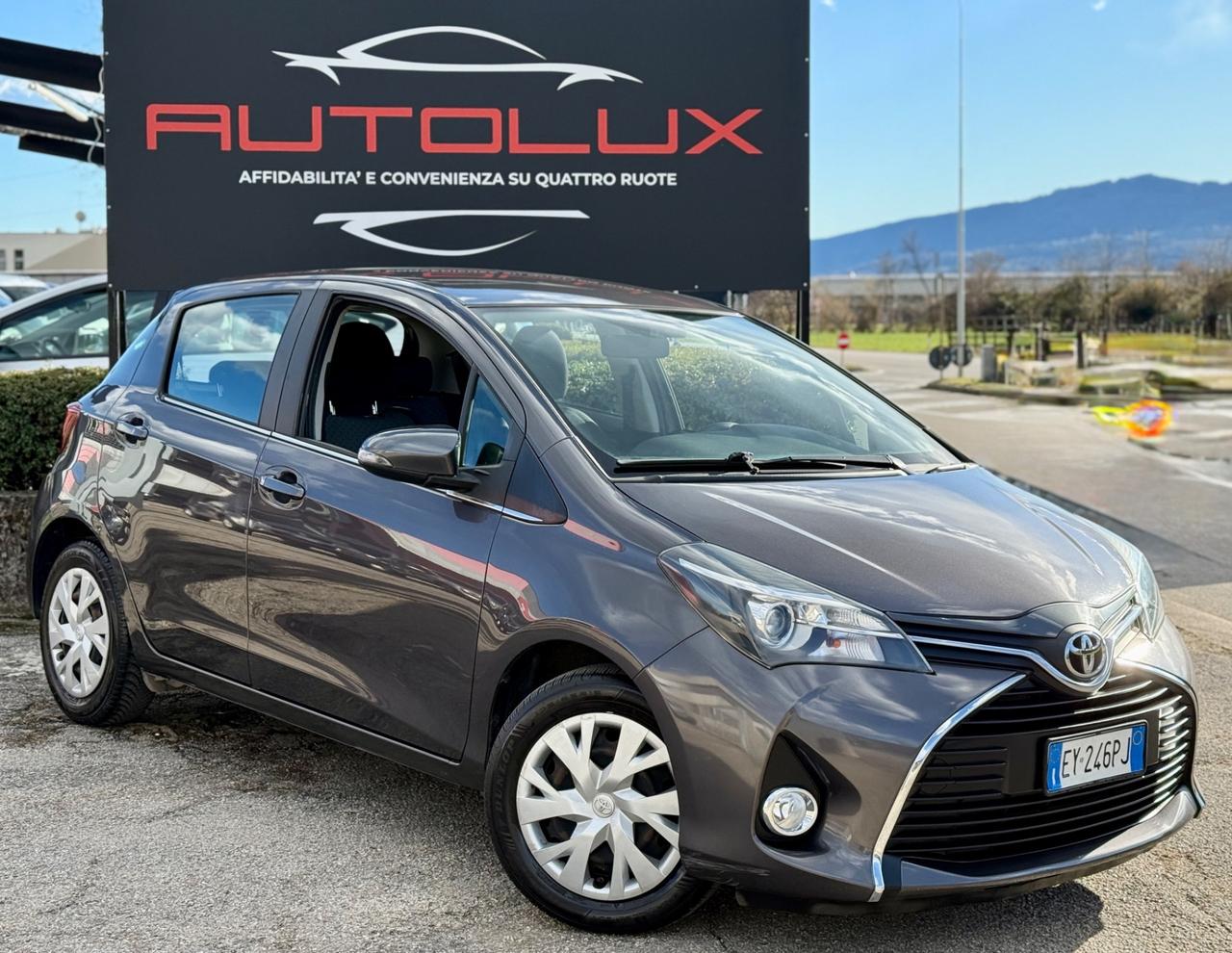 Toyota Yaris 1.0 5 porte Lounge 2015 OK NEOPATENTATI