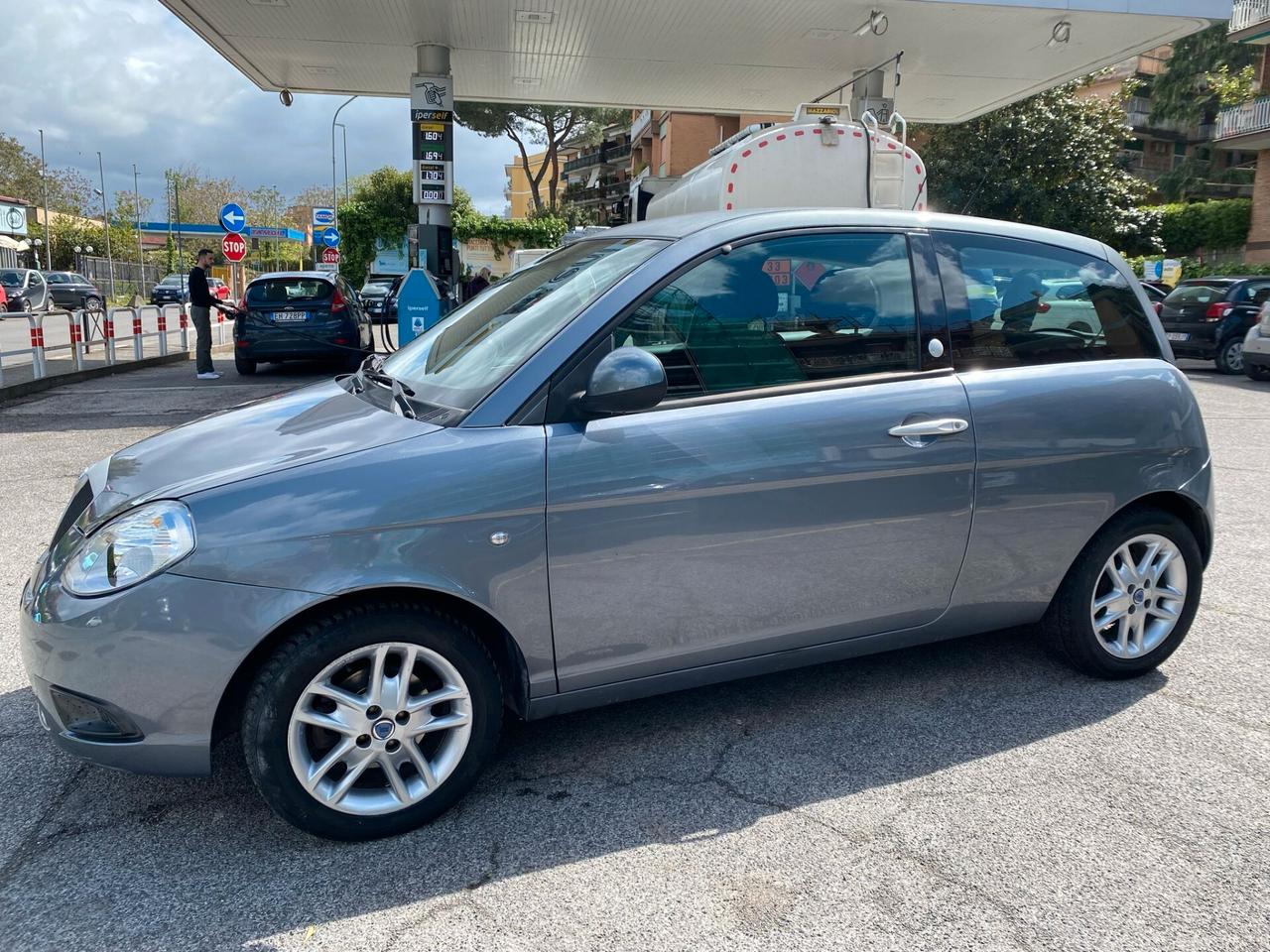 Lancia Ypsilon 1.4 Argento Ecochic GPL