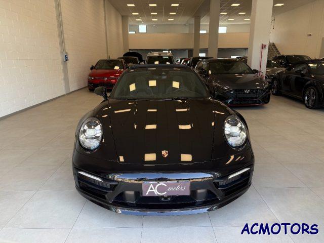 PORSCHE 911 Carrera 4S