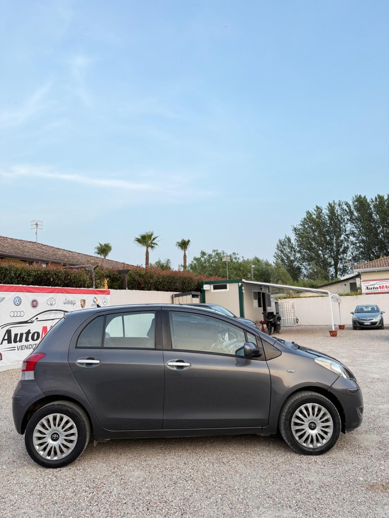 Toyota Yaris 1.0 5 porte Sol