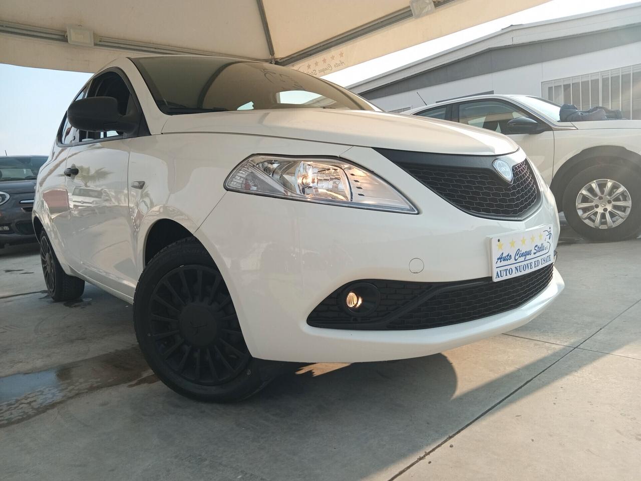 Ypsilon 1.2 C.V 69 PER NEO PATENTATI COME NUOVA