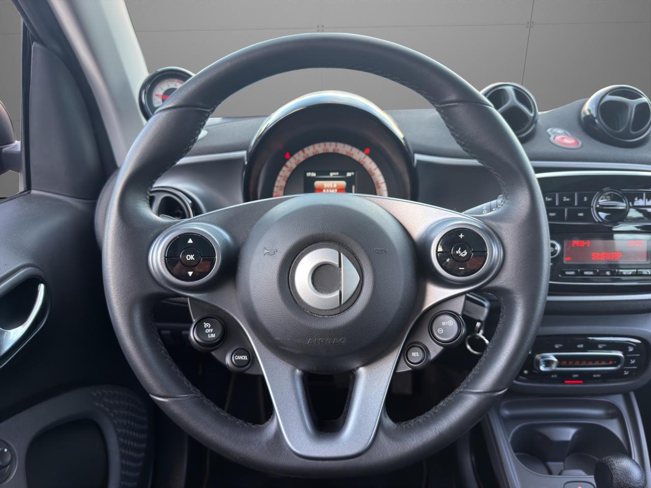 Smart fortwo coupe 1.0 71 CV Paris Blue - Unipro - Promo Finanziamento - Tetto panoramico - Sedili riscaldabili