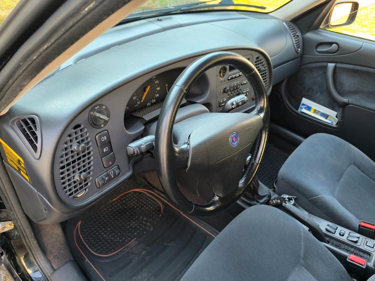 Saab 900 2.0i 16V cat 5 porte SE