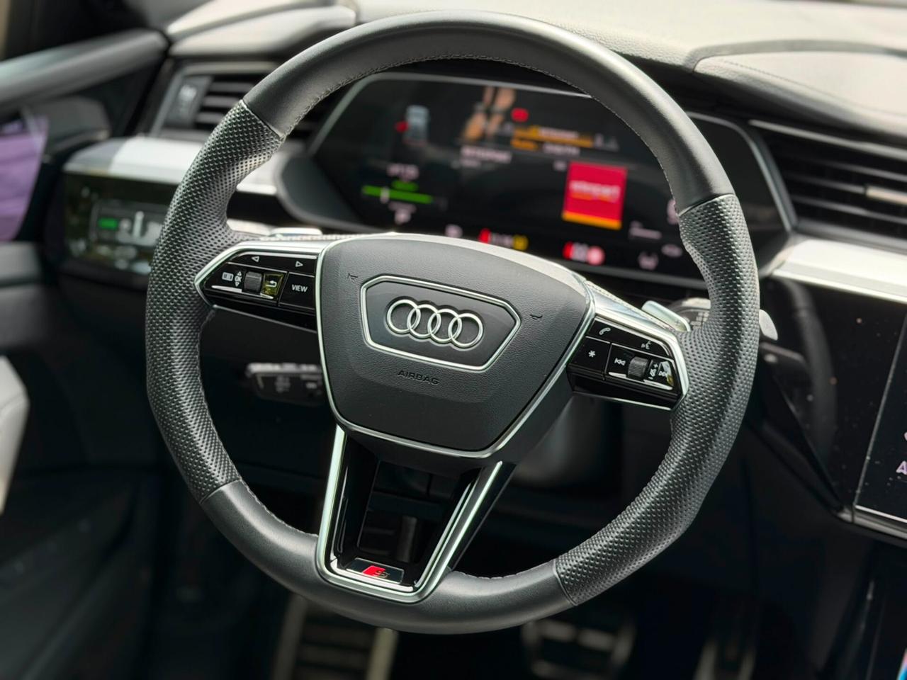 Audi Q8 e-tron 55 quattro S line edition
