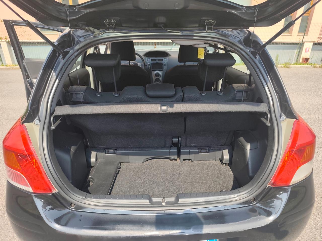 Toyota Yaris 1.0 Benz euro 4 5 porte