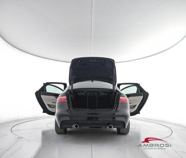 JAGUAR XF 2.0 D 240 CV AWD aut. Prestige - PER OPERATORI DEL