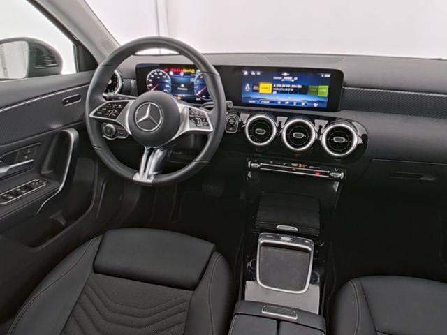 MERCEDES-BENZ A 180 Automatic Progressive Advanced