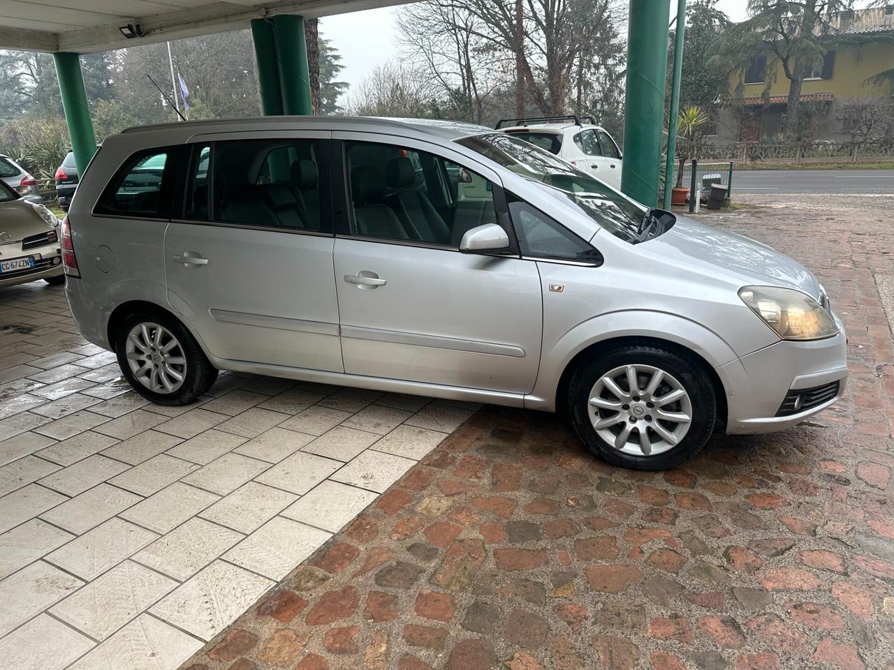 Opel Zafira 1.6 GPL 7 POSTI (12 RATE)
