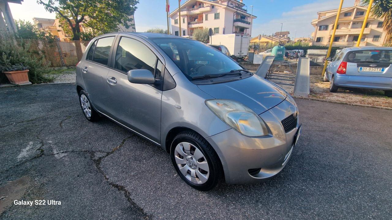 Toyota Yaris 1.0 5 porte Sol