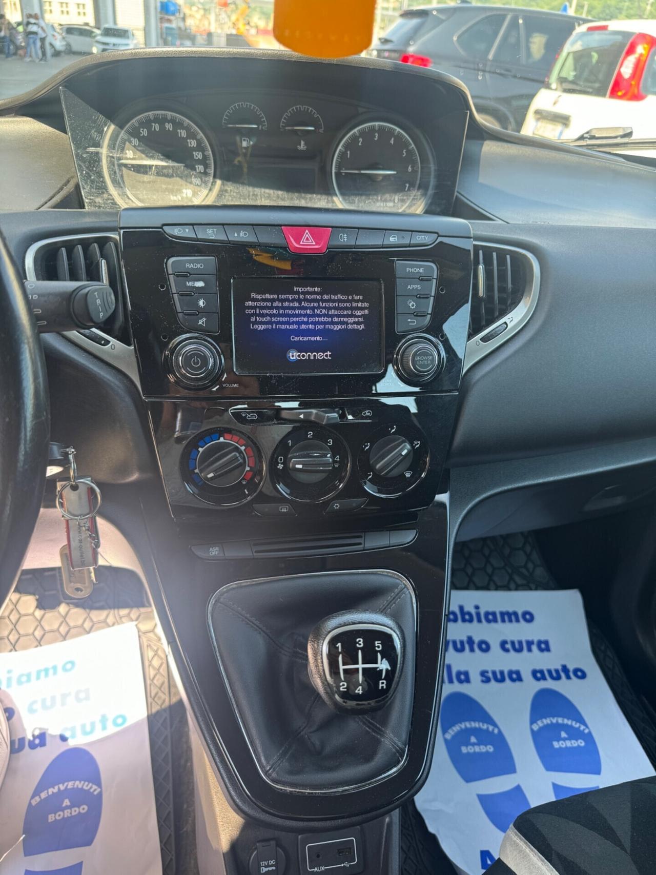 Lancia Ypsilon 1.2 69 CV 5 porte Platinum 2016