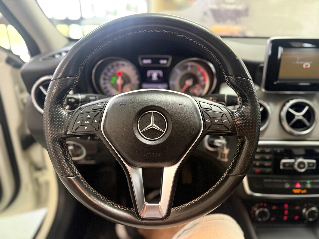 Mercedes-benz GLA 200 Automatic Premium