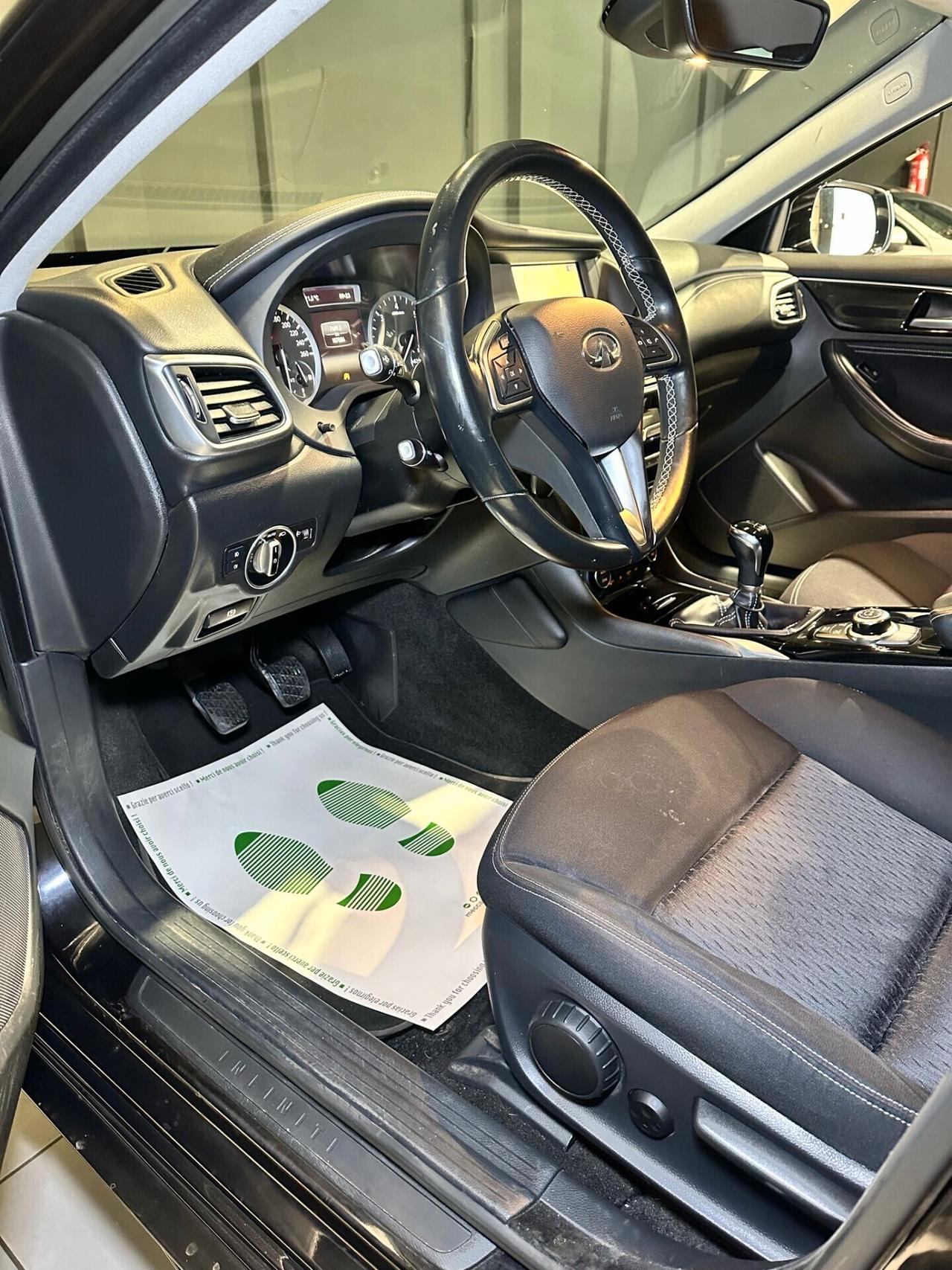 Infiniti Q30 1.5 diesel Premium Tech GALLERY WHITE