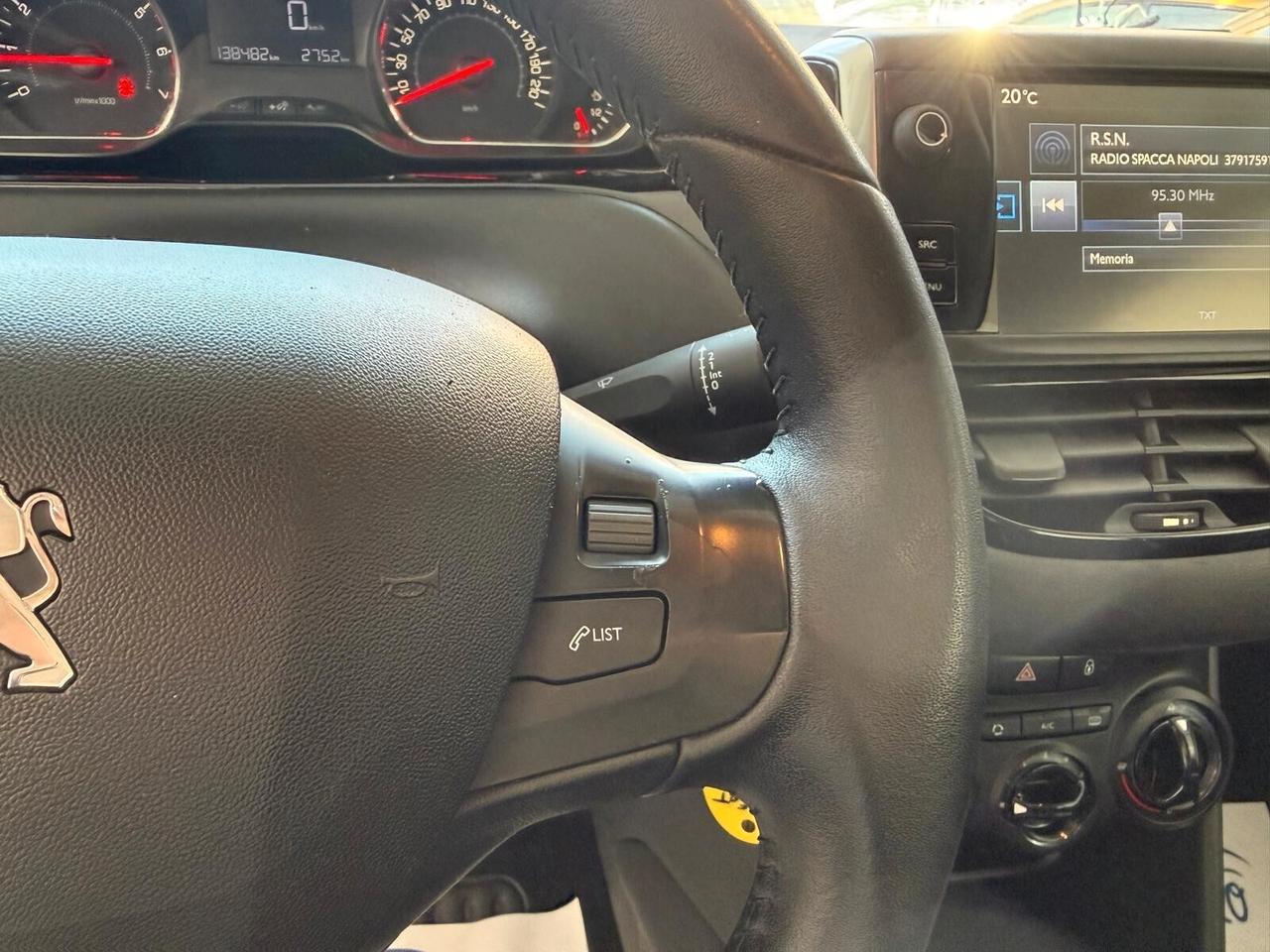 PEUGEOT 208 1.2 BENZINA CON 138.000 KM 2015