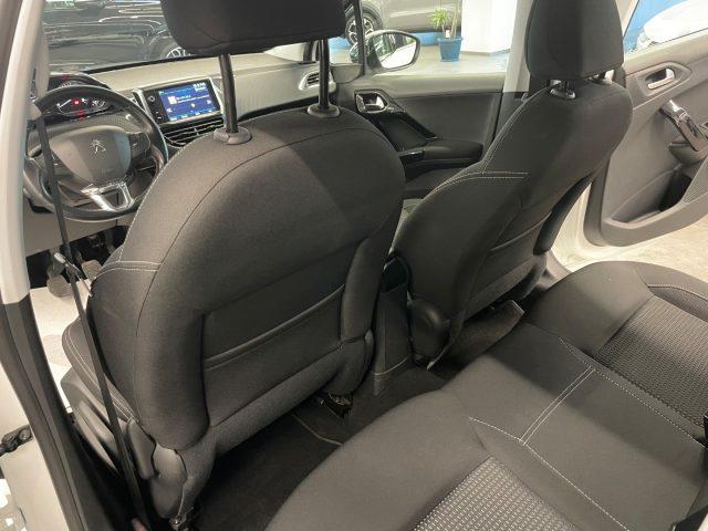 PEUGEOT 208 1.2 82 CV Allure