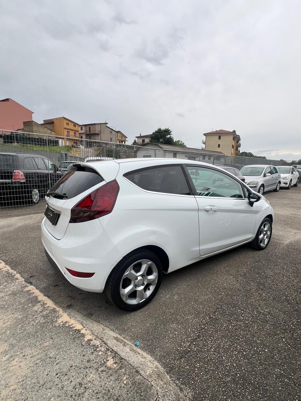 Ford Fiesta 1.4 TDCi 70CV 3 porte Titanium