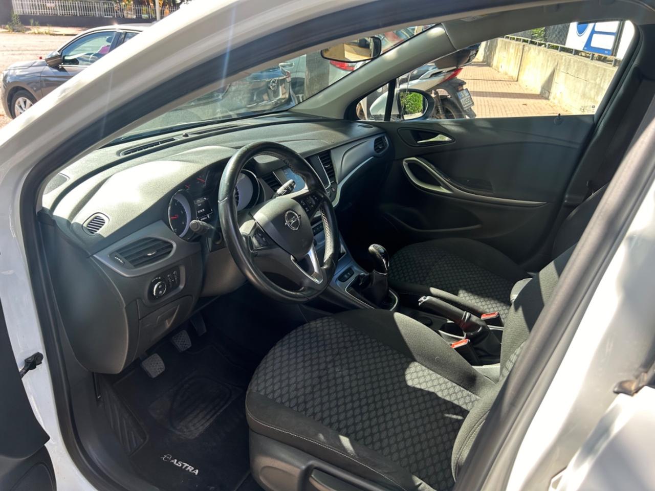 Opel Astra 1.6 CDTi 110CV