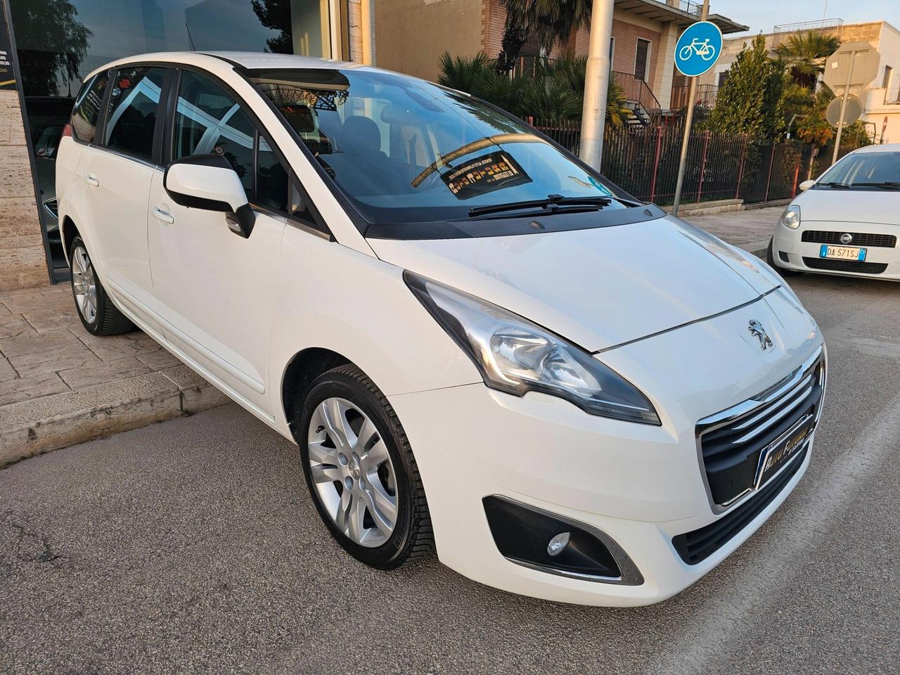 PEUGEOT 5008 1.6 BLUEHDI 120CV BUSINESS EAT6 7 POSTI