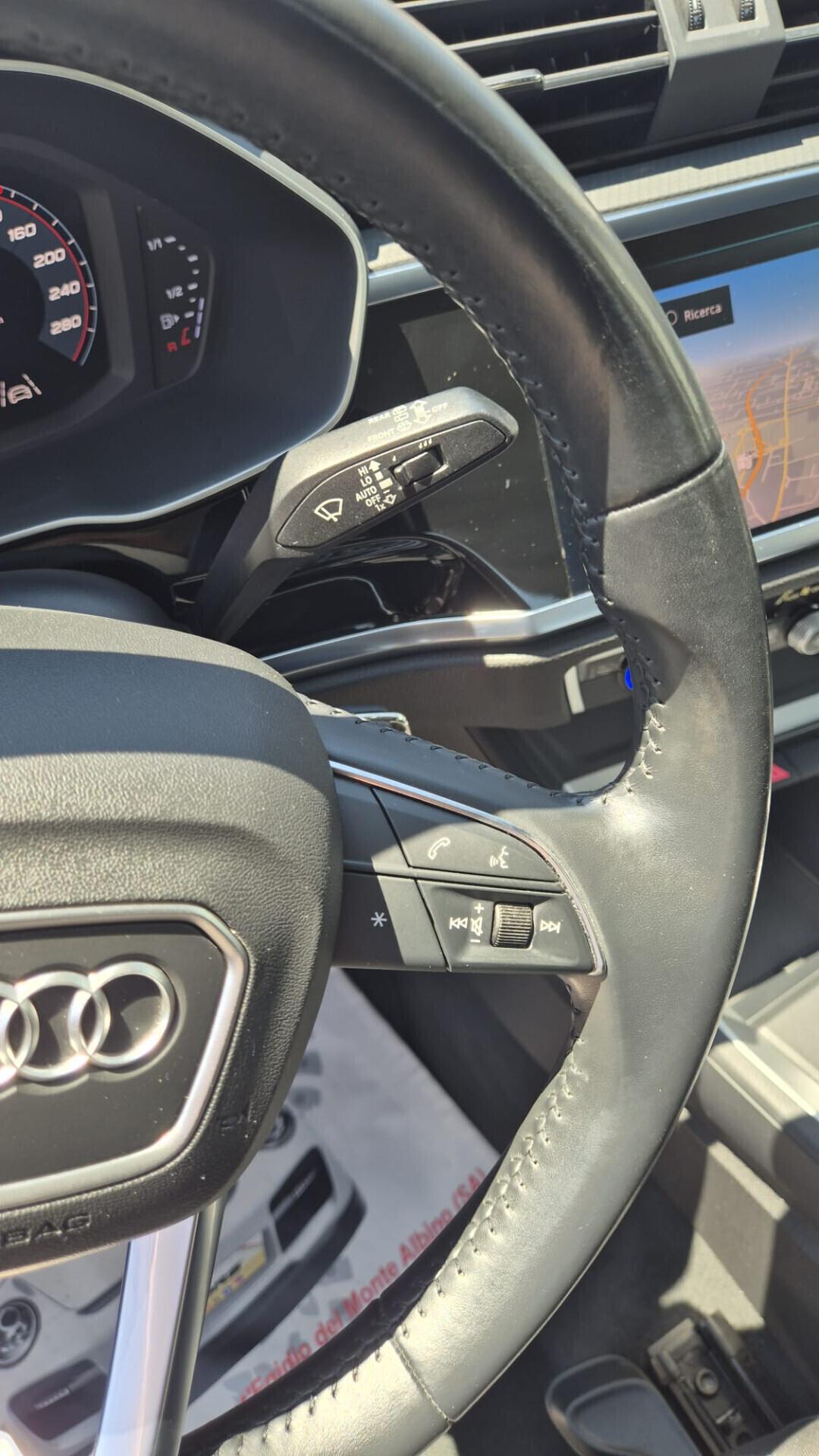 Audi Q3 35 TDI S tronic Business
