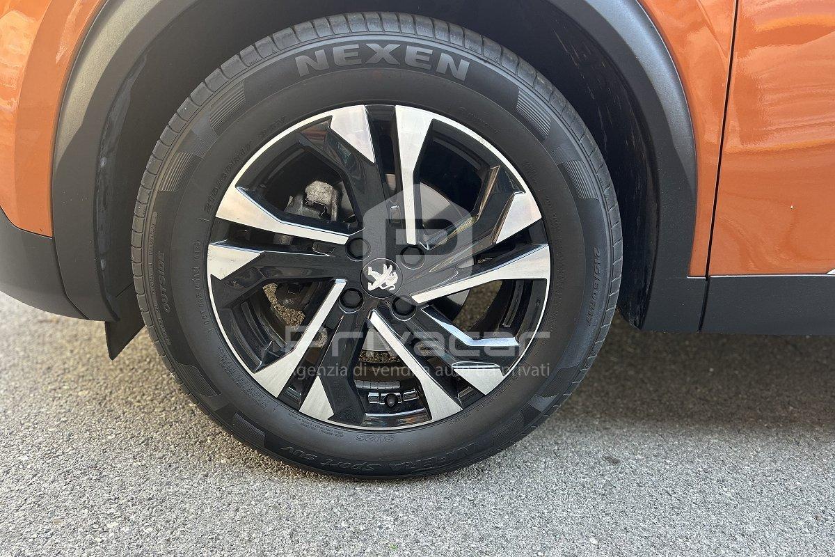 PEUGEOT 2008 PureTech 100 S&S Allure Navi Pack