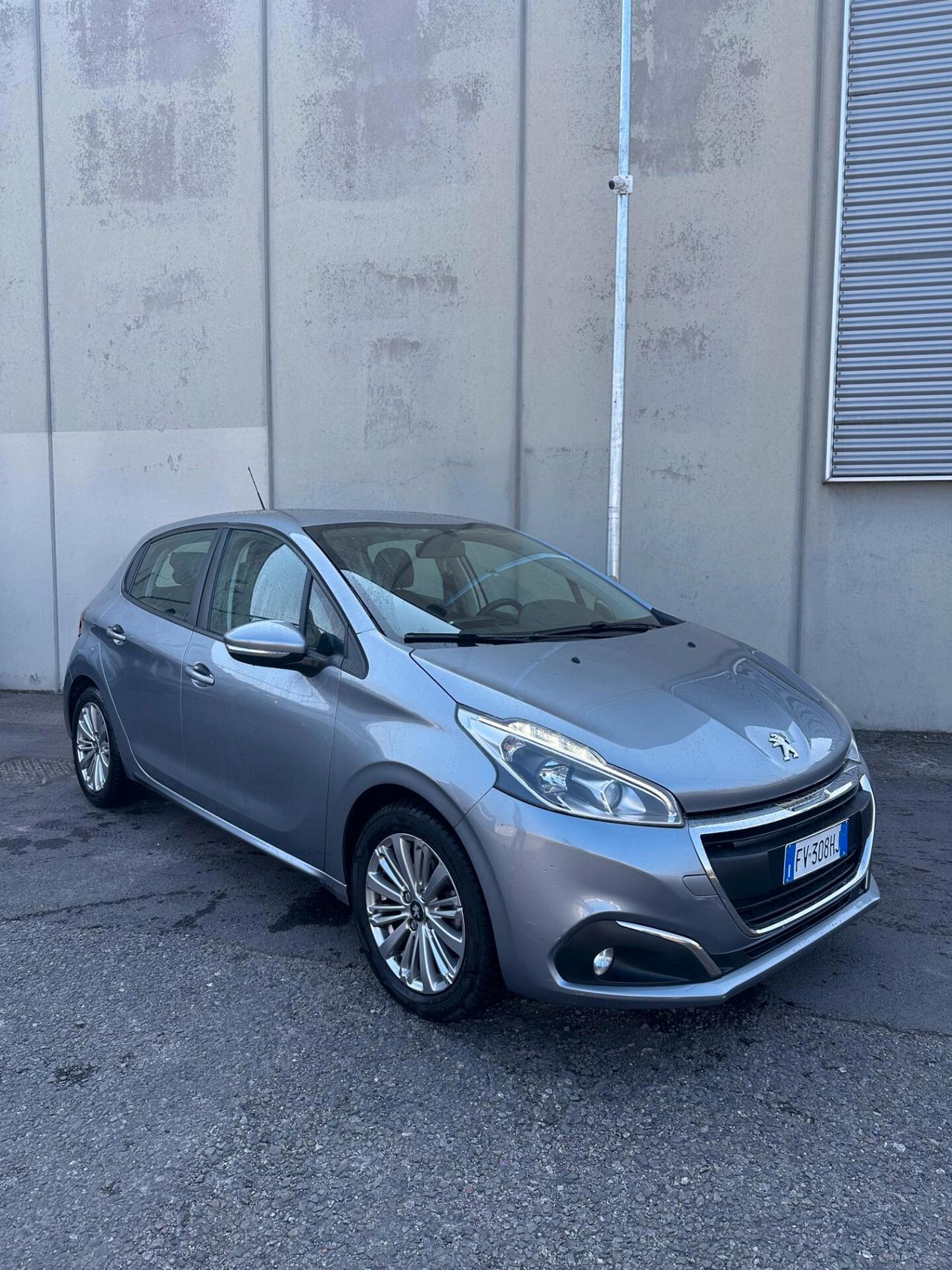 Peugeot 208 PureTech 82 5 porte Allure
