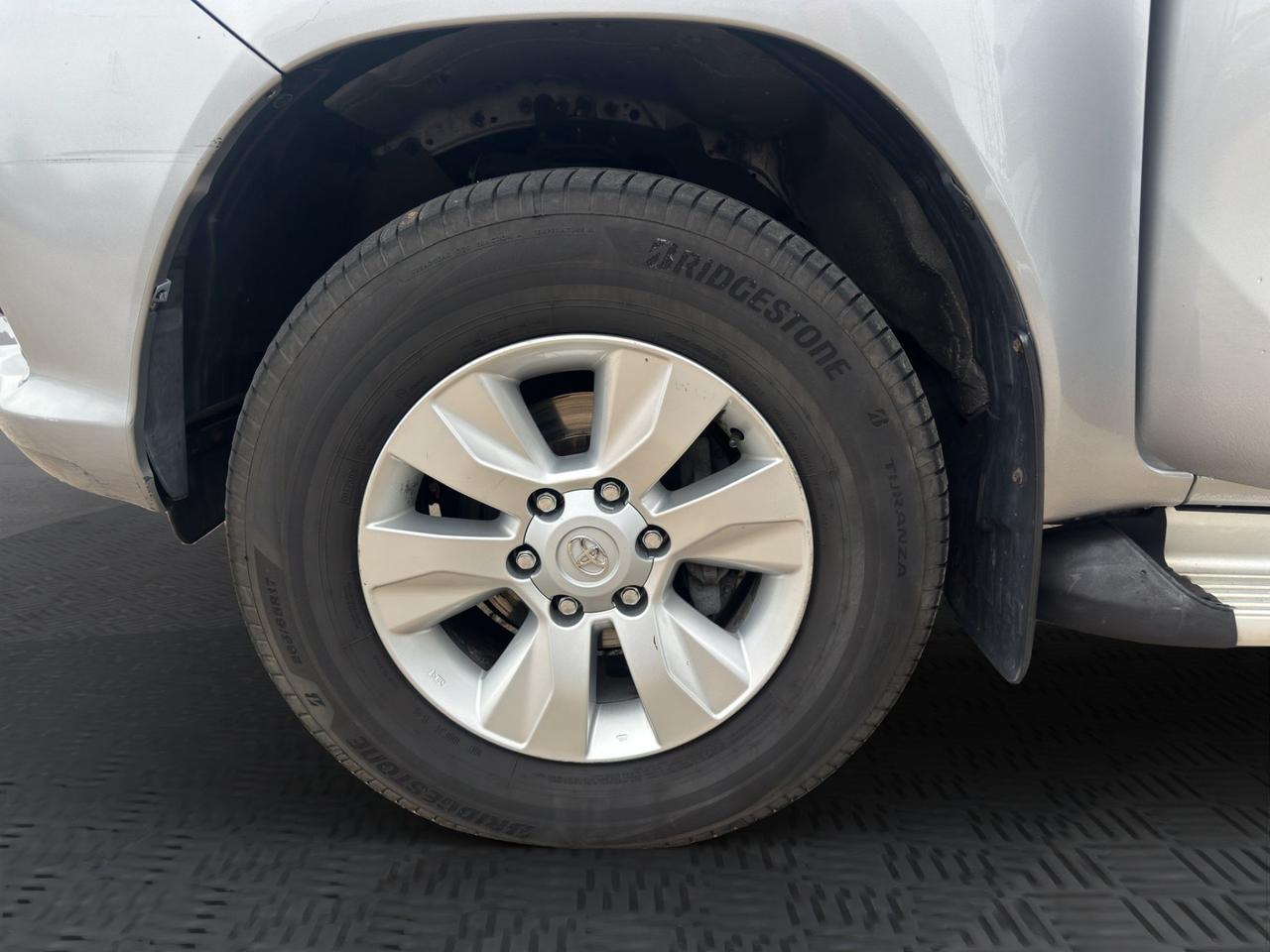 Toyota Hilux 2.4 d-4d double cab Lounge 4wd