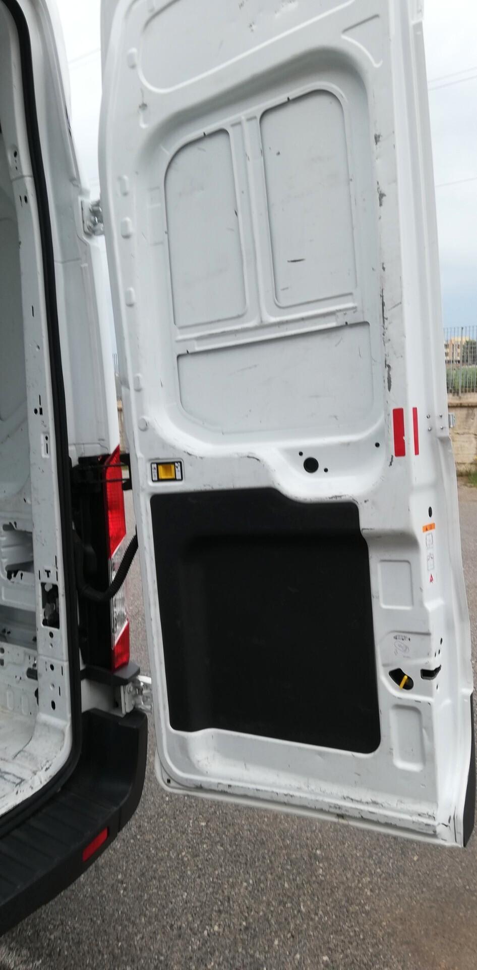 FORD TRANSIT 310 L2 H3 PASSO MEDIO TETTO ALTO 2.0 TDCI 130 CV TREND