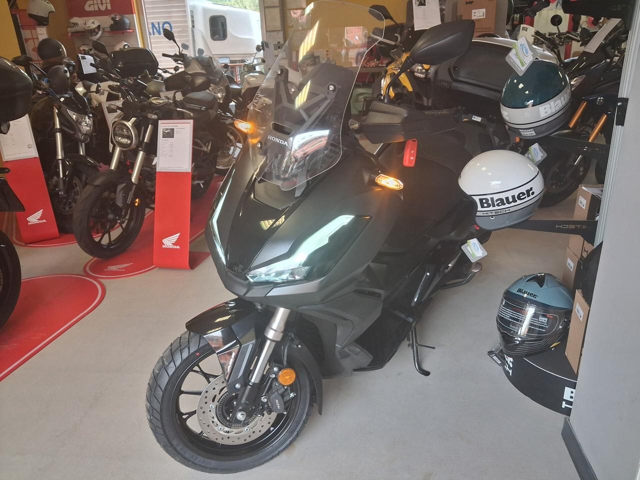 Honda ADV 350 ABS + TCS