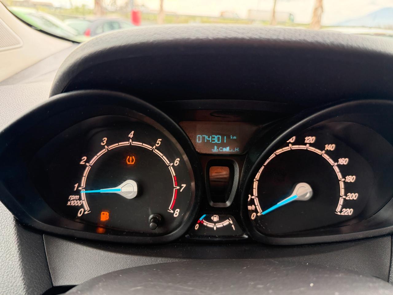 FORD TOURNEO COURIER 2017 1.0 BENZ 74.000 KM