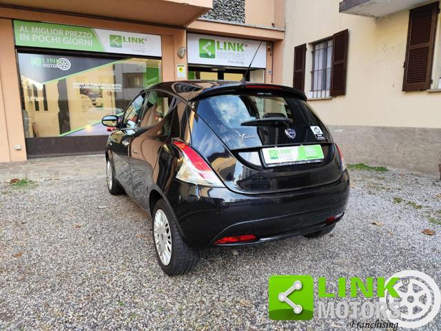 LANCIA Ypsilon 1.2 69 CV 5 porte GPL Ecochic Silver NEOPATENTATI