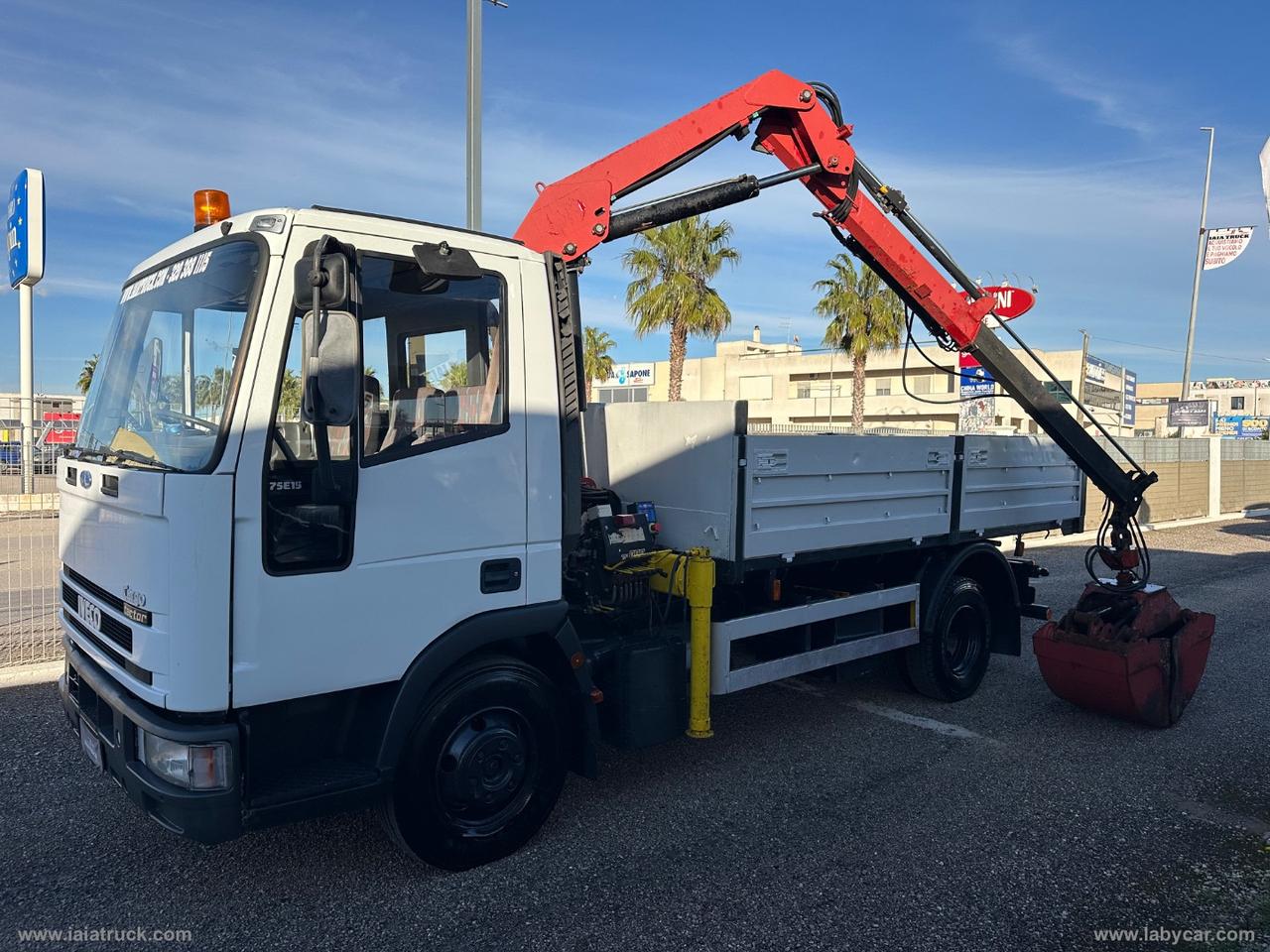 EUROCARGO TECTOR 75E15 RIBALTABILE CON GRU-PINZA ROTANTE