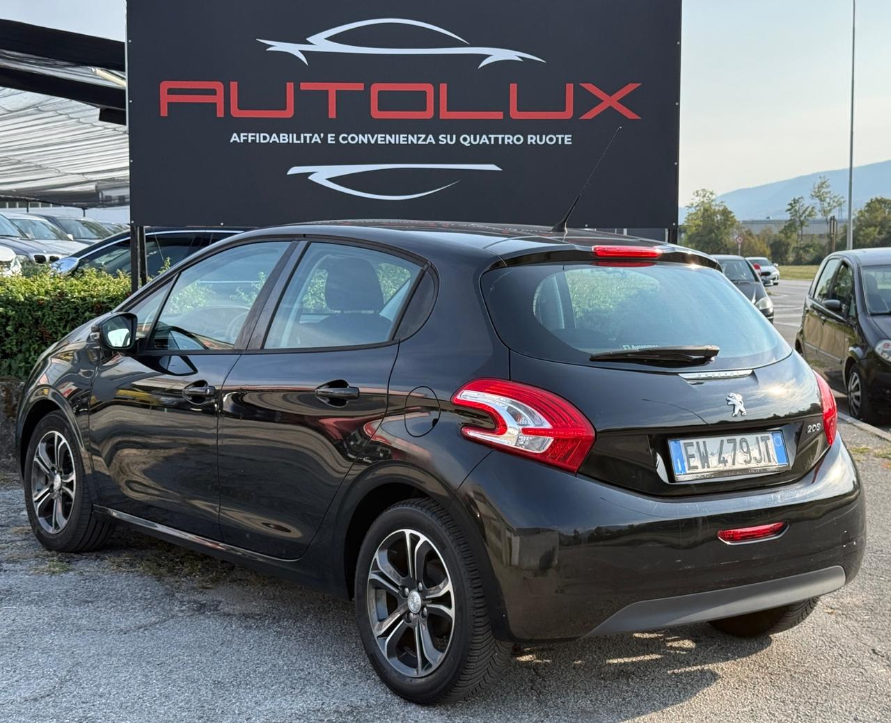 Peugeot 208 1.4 HDi 68 CV 5 porte Allure 2014
