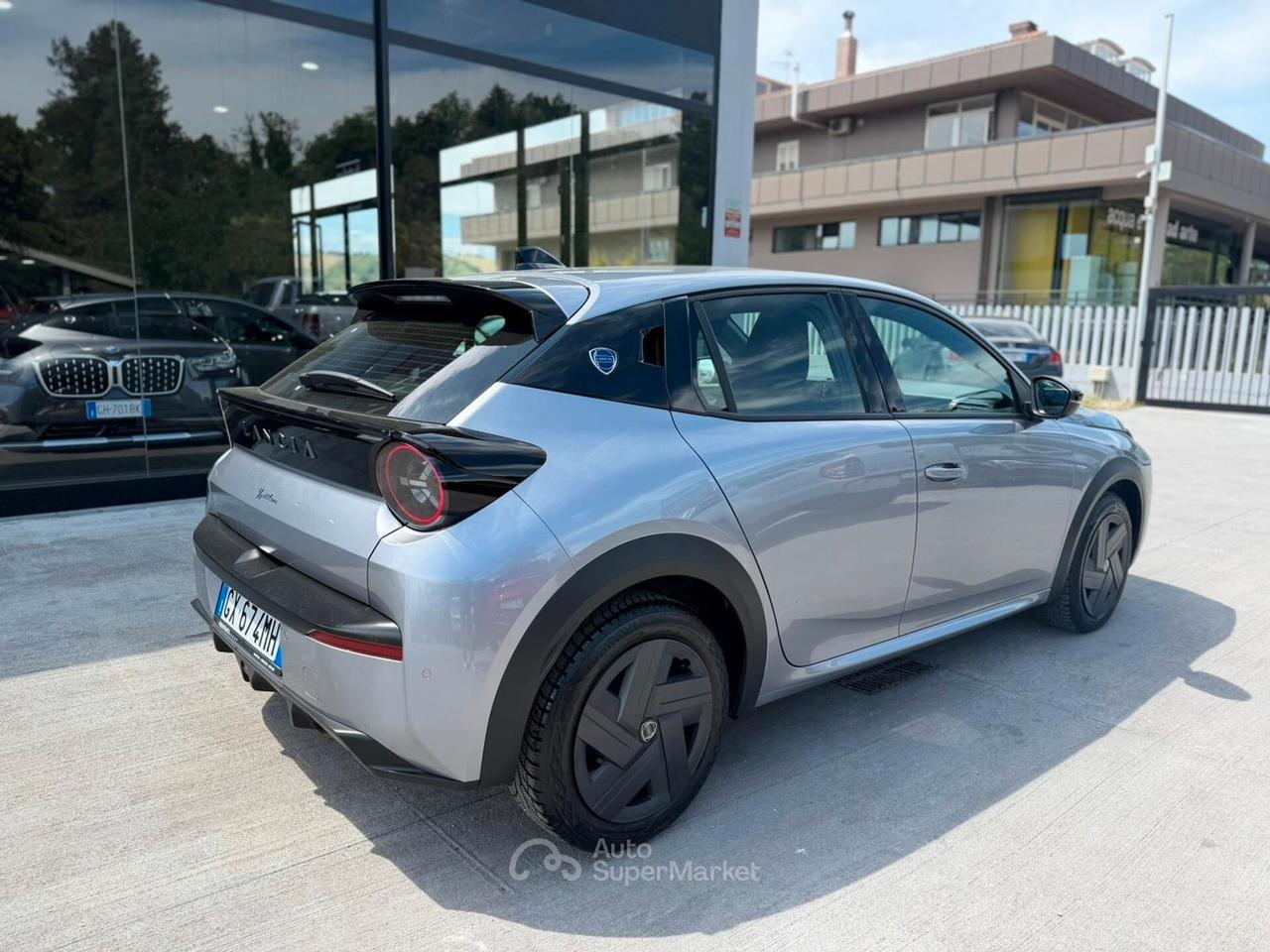 Lancia Ypsilon IBRIDA