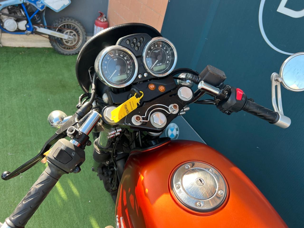 Moto Guzzi V7 RACER ABS