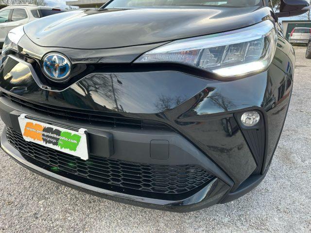 TOYOTA C-HR 1.8 Hybrid E-CVT Business