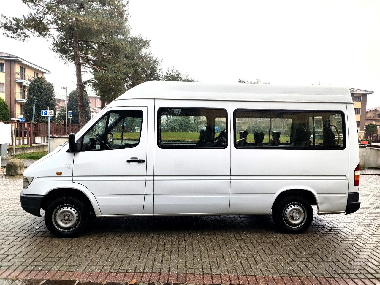 Mercedes Sprinter 2.3 D 9 posti-trasporto disabili