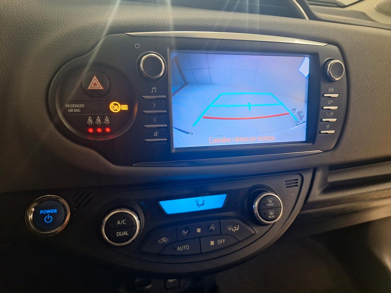 Toyota Yaris 1.5 Hybrid 5 porte Business