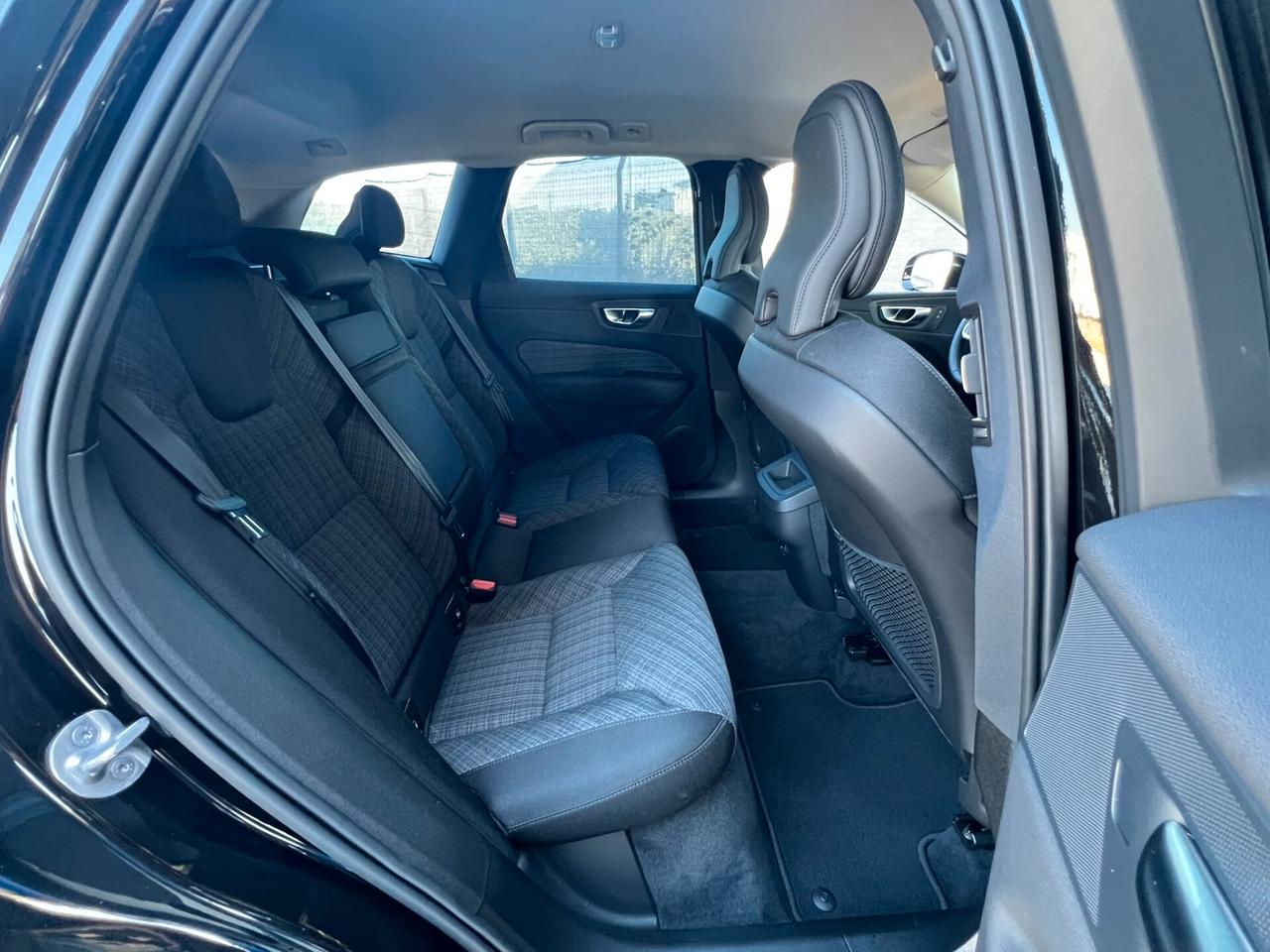 Volvo XC 60 XC60 B4 automatico Core