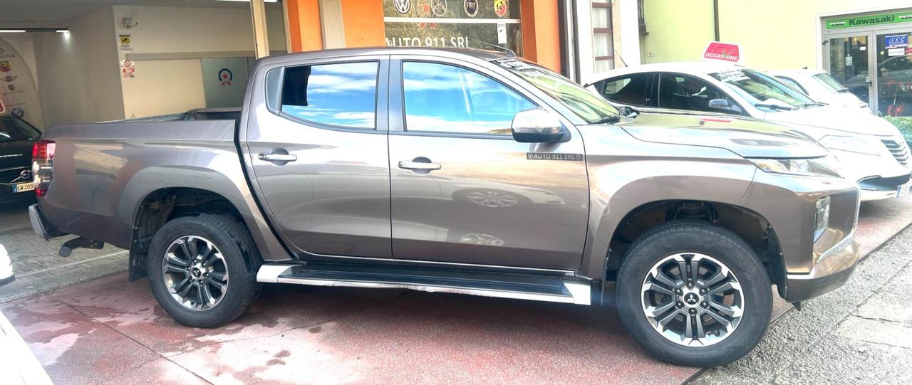 Mitsubishi L200 Double Cab L200 d.cab 2.3d Intense 4wd 150cv