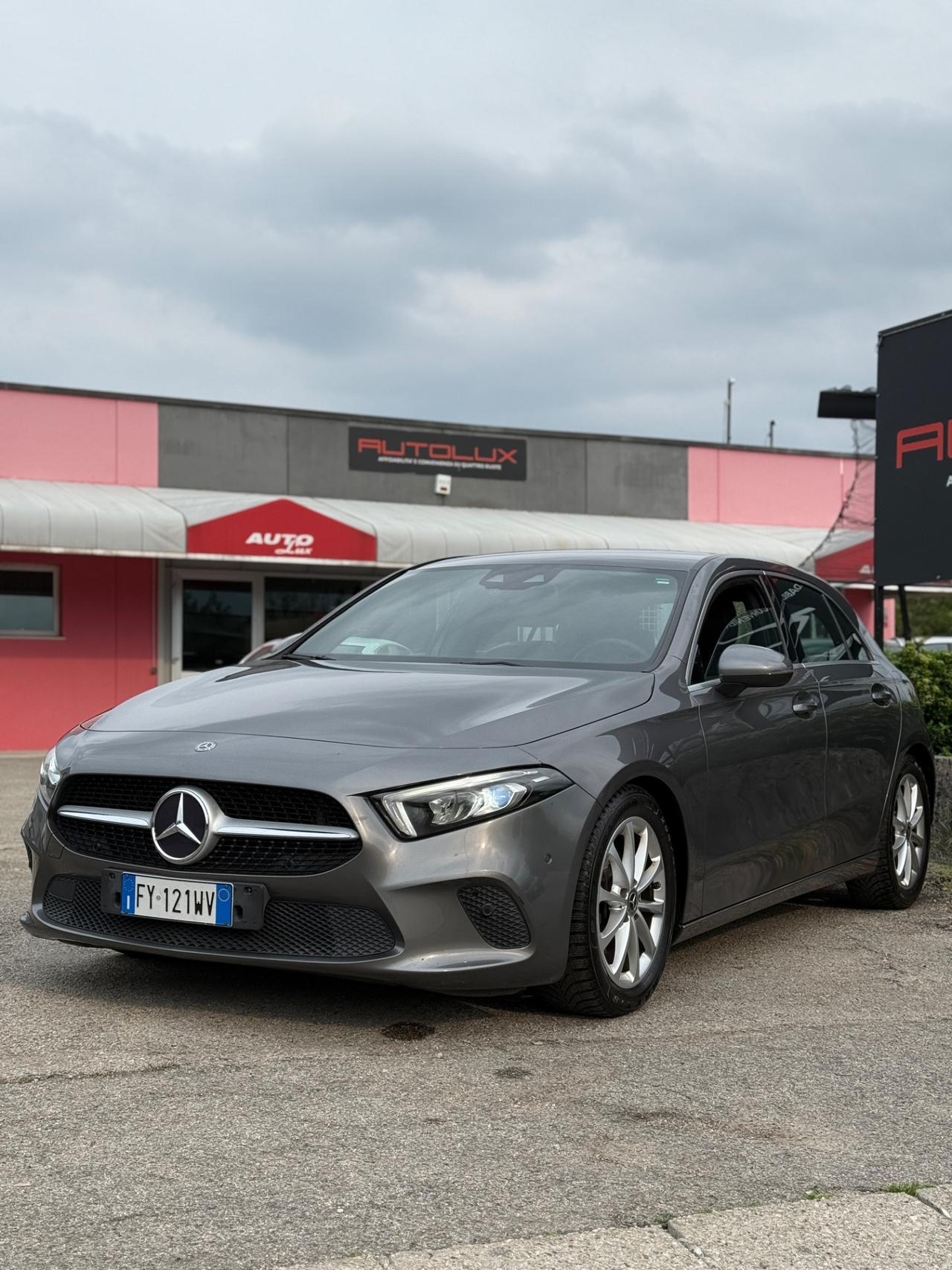 Mercedes-benz A 180BENZINA Automatic Premium NEOPATENTATI