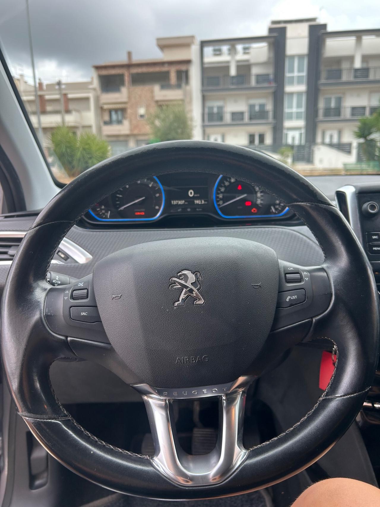 Peugeot 2008 BlueHDi 120 S&S Allure