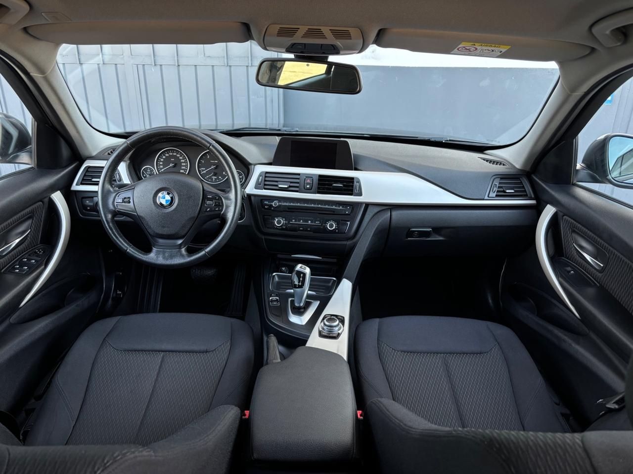 Bmw 318d Touring Business aut. Garanzia 12 mesi