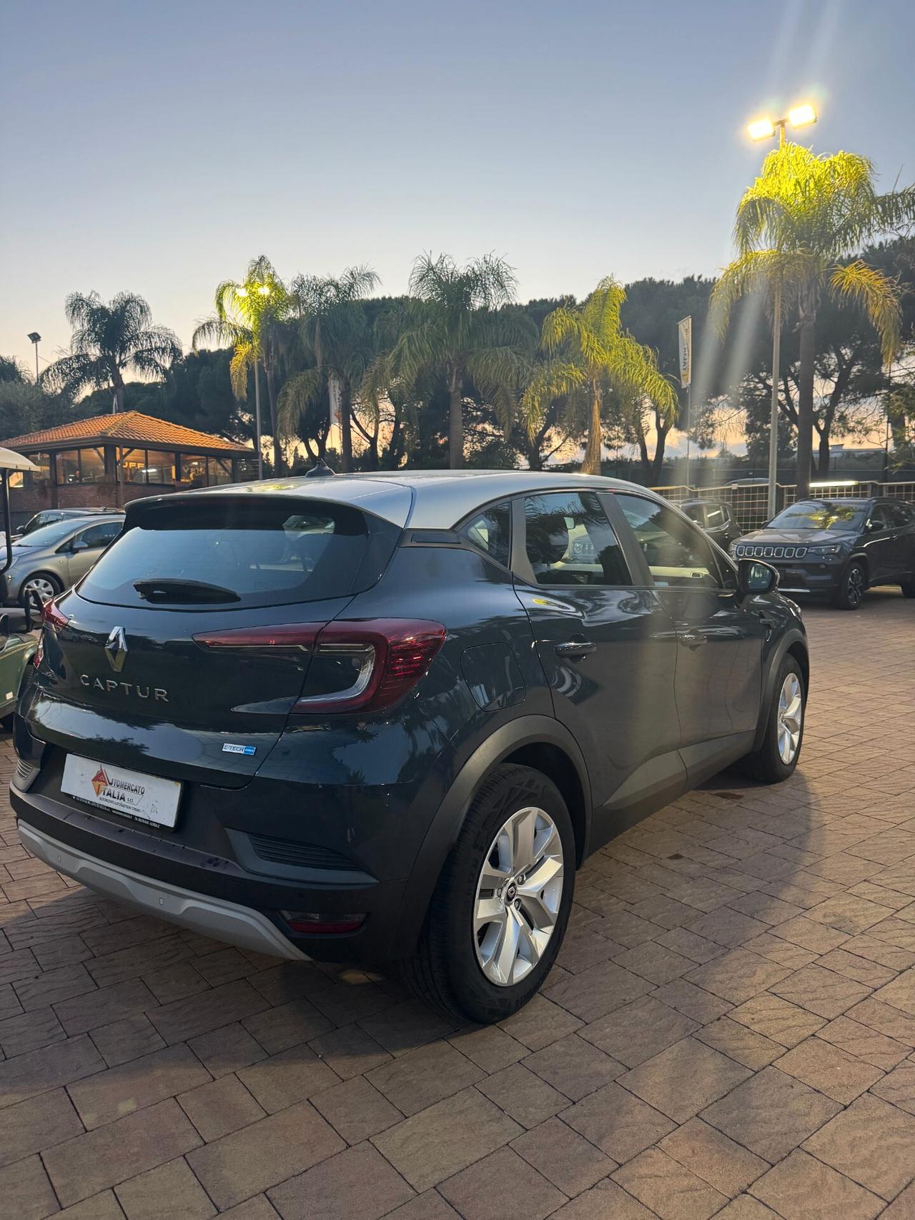 Renault Captur Full Hybrid E-Tech 145 CV Zen