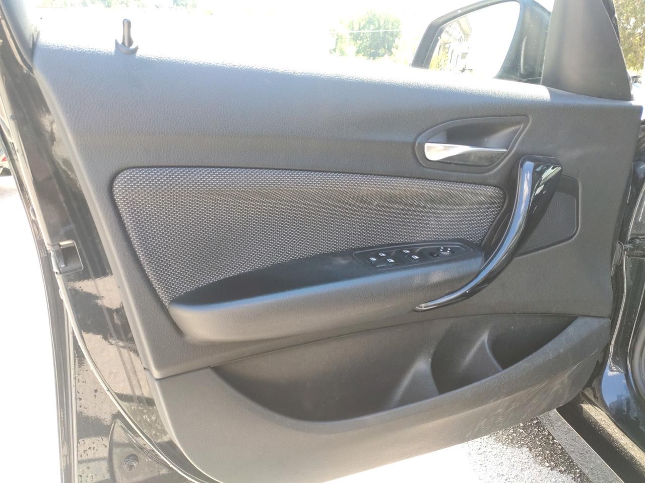 Bmw 118 116d 5p. Urban